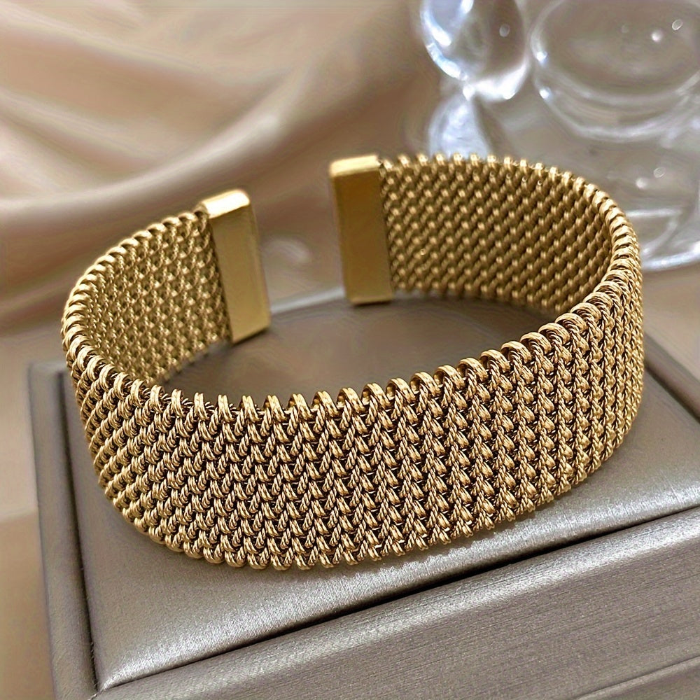 Trendy New Woven Stainless Steel Bracelet With A Golden Touch. Fashionable Accessory In Versatile Golden Tone.